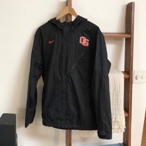 Nike men’s size large insulated rain jacket.